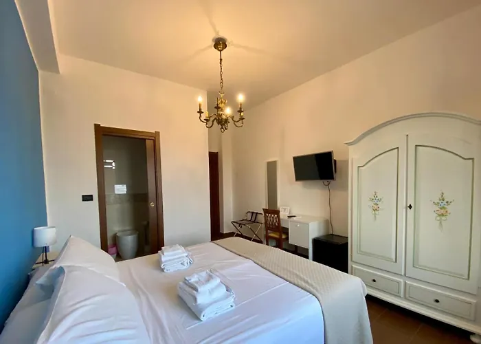 Panoramic Rooms Bed & Breakfast 4*